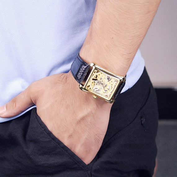 Reloj mecánico para hombre con correa de cuero y diseño calado